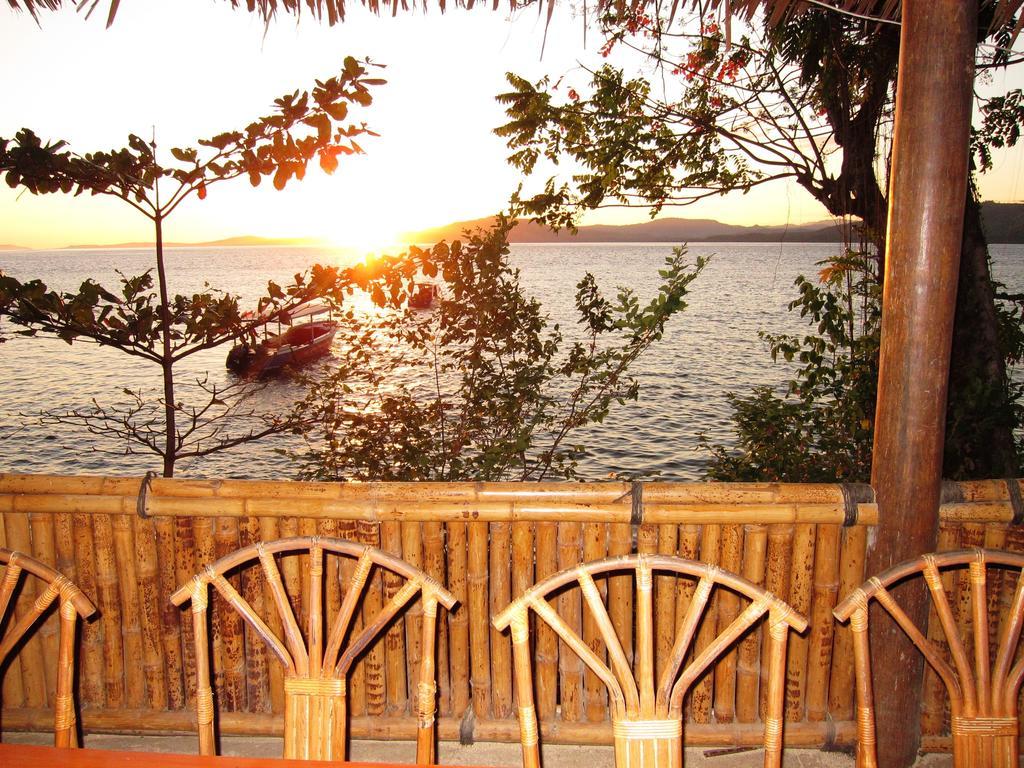 Raja Laut Dive Resort Бунакен Екстер'єр фото
