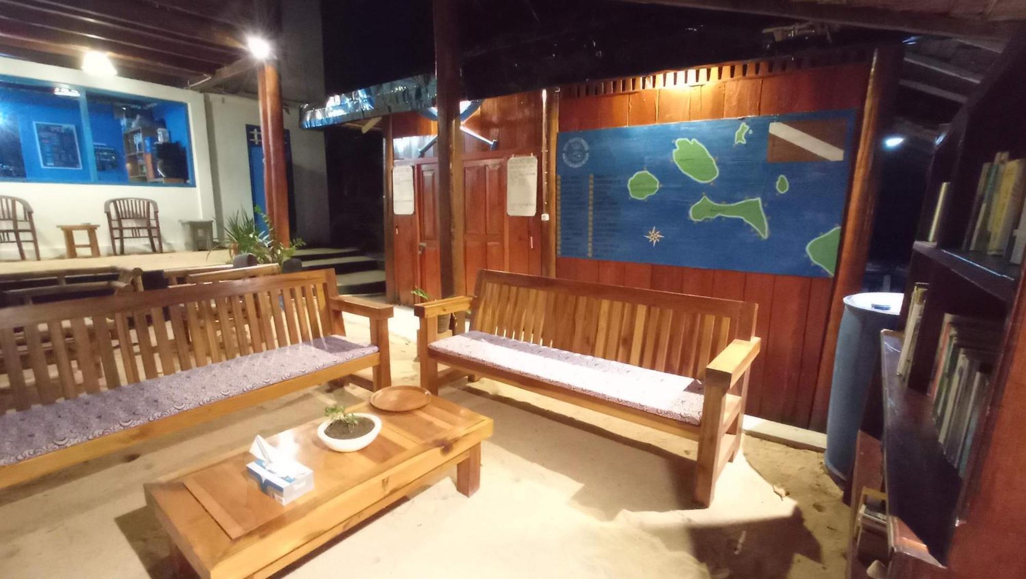 Raja Laut Dive Resort Бунакен Екстер'єр фото