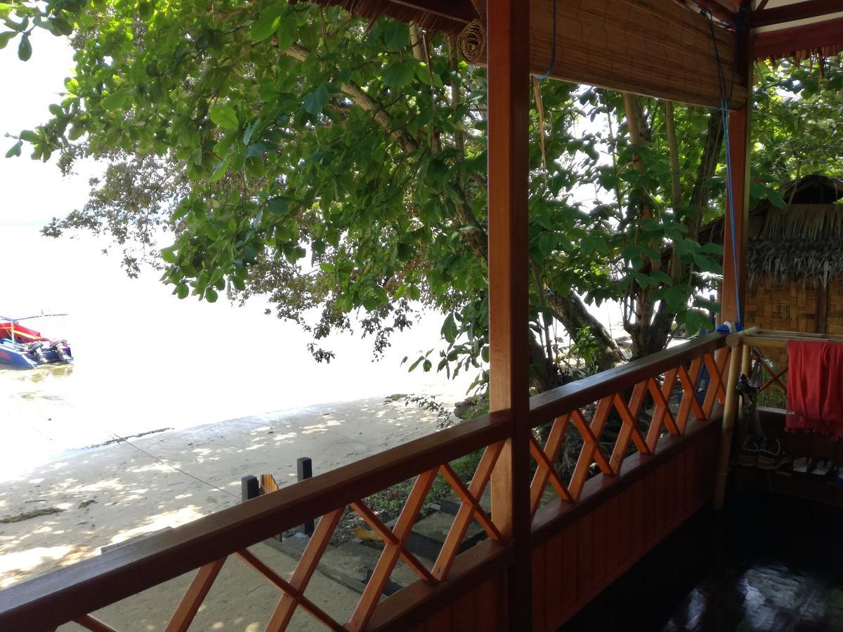 Raja Laut Dive Resort Бунакен Номер фото